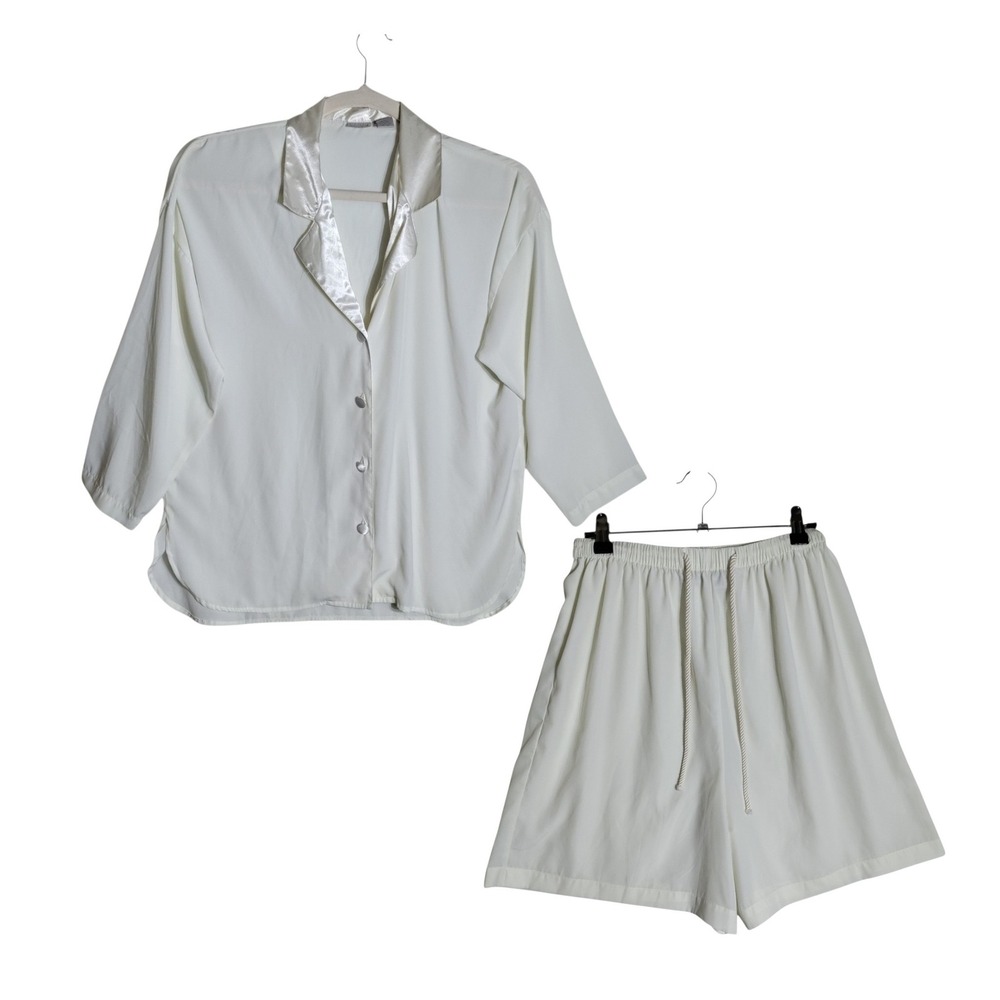 Lingerie Cacique Ivory Pajama Set Button Up Top and Shorts Womens Medium
